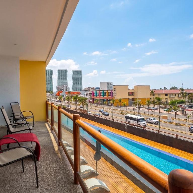 Deck12, 2BR Premium, Pool Access Parking - Apartamento de 2 dormitorios con vistas al mar - 29