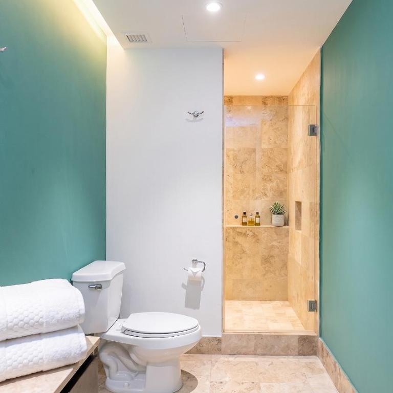 Deck12, 2BR Premium, Pool Access Parking - Apartamento de 2 dormitorios con vistas al mar - 35