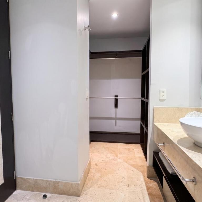 Deck12, 2BR Premium, Pool Access Parking - Apartamento de 2 dormitorios con vistas al mar - 38