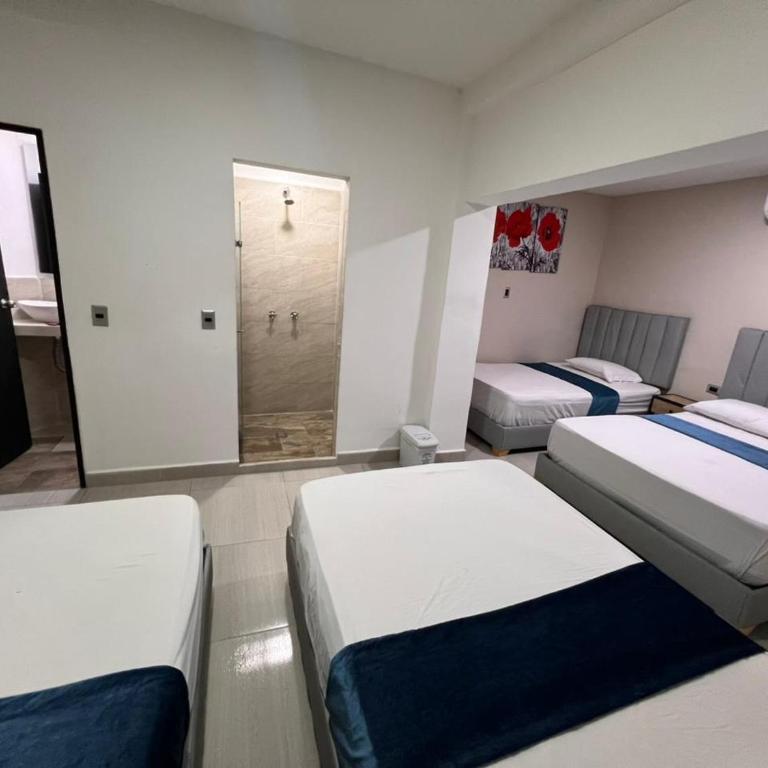 Hotel San Juan 70 Express Medellin - Deluxe Family Room - 11