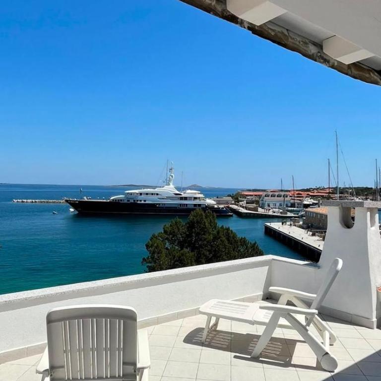 House On The Sea Porto Rotondo - Appartamento con 2 Camere da Letto, Balcone e Vista mare - 17