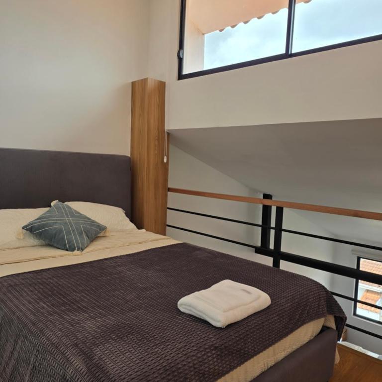 Suite Dúplex Tipo Loft, 6 minutos Parque Calderon56 - One-Bedroom Apartment - 50