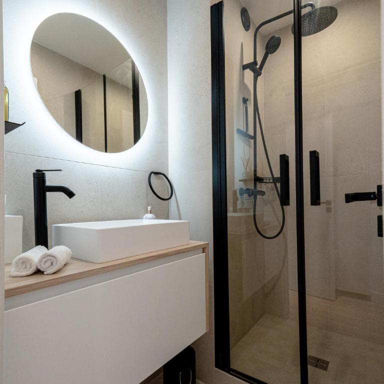 La Roya Luxury Apt Near Beach Pool AC Parking - Appartement 2 Chambres - 23