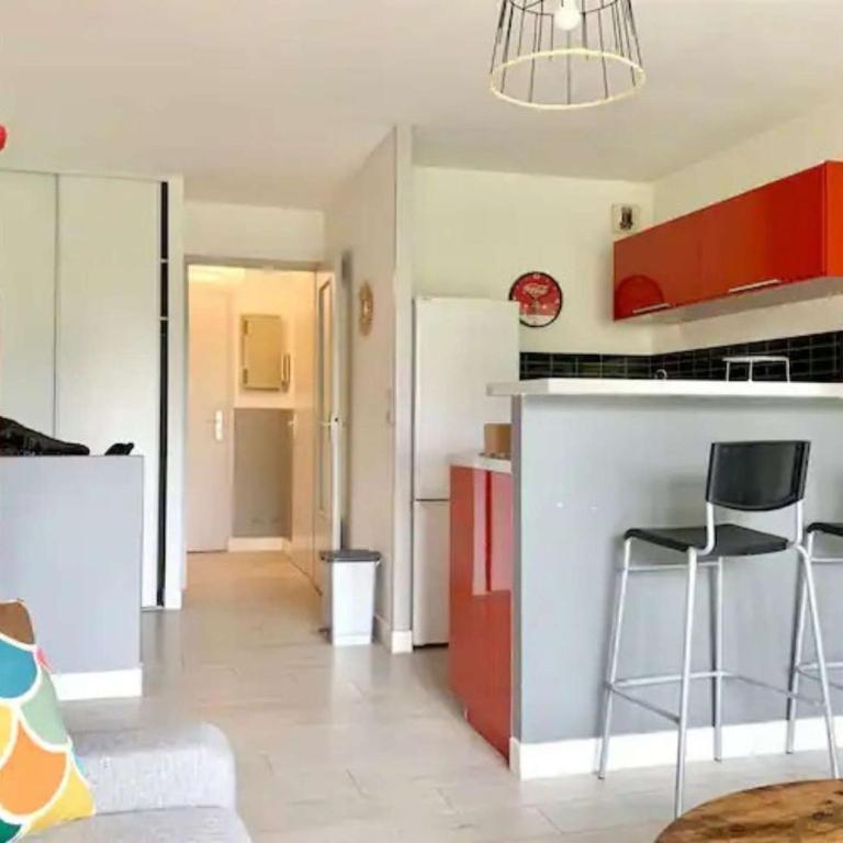 Studio Félix • Charmant studio avec balcon • Parking • WiFi • Tram B à proximité - Studio-Apartment mit Balkon - 5