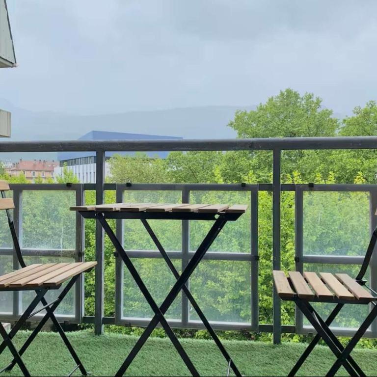 Studio Félix • Charmant studio avec balcon • Parking • WiFi • Tram B à proximité - Studio-Apartment mit Balkon - 7