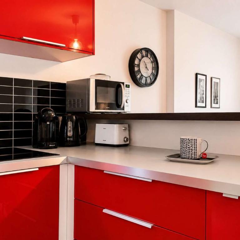 Studio Félix • Charmant studio avec balcon • Parking • WiFi • Tram B à proximité - Studio-Apartment mit Balkon - 14