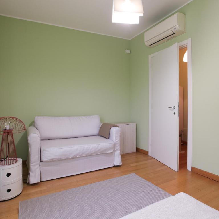 Isola Design Townhouse on 3 levels, terrace, garage - Three-Bedroom Apartment - 13