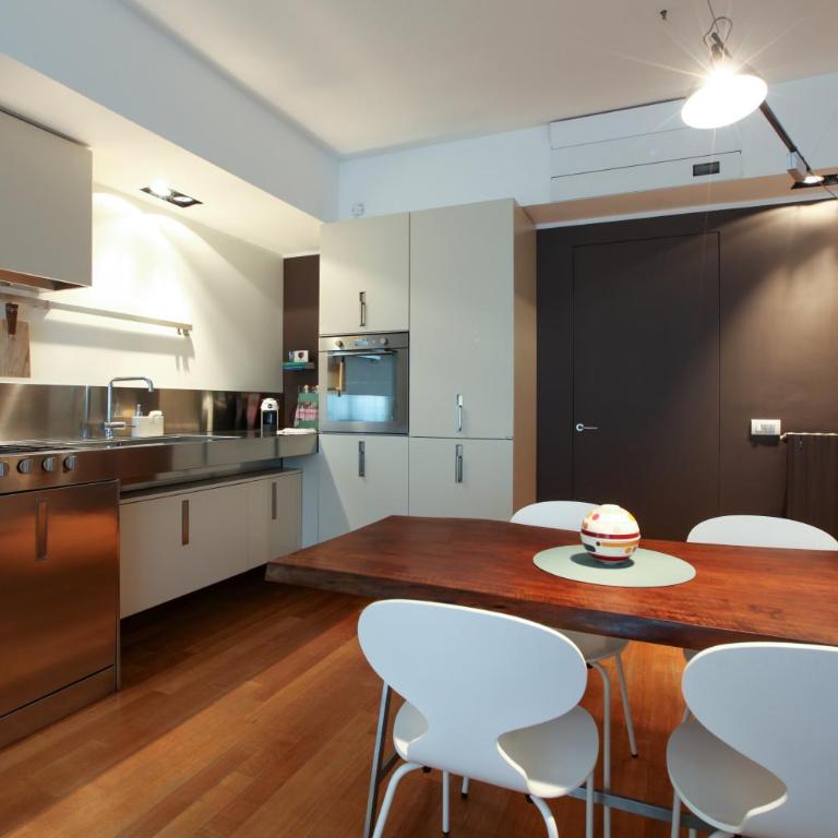 Isola Design Townhouse on 3 levels, terrace, garage - Three-Bedroom Apartment - 9