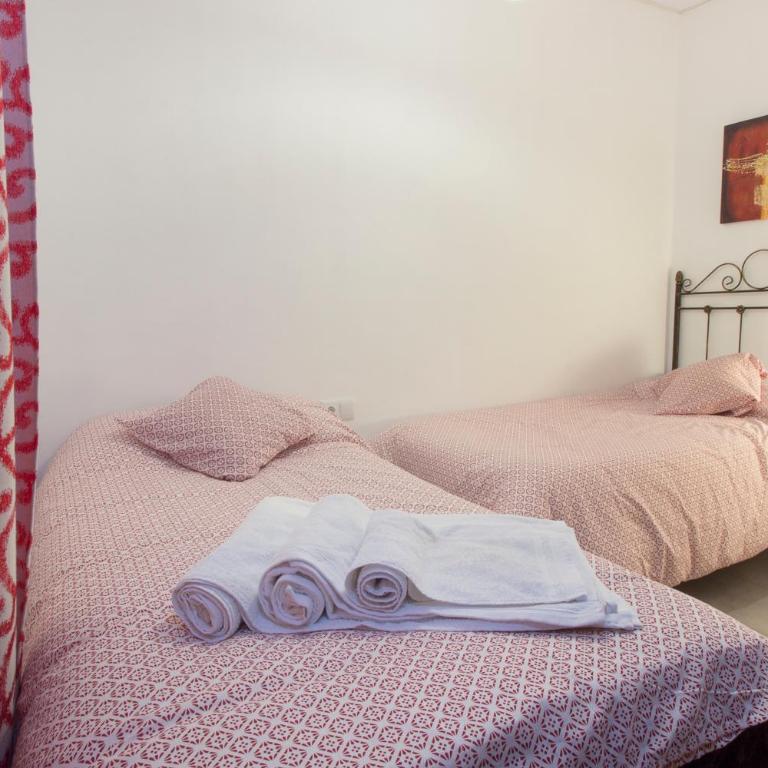 Casa Turística Patio Cordobés - Parking privado en la Judería - Apartamento de 2 dormitorios con balcón - 6