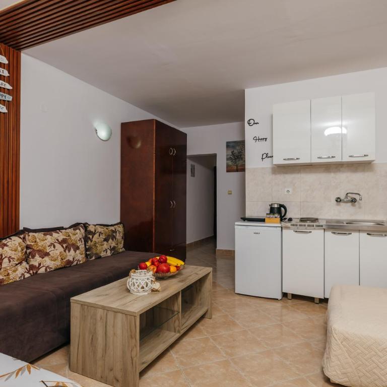 Mir & More - One-Bedroom Apartment - 10