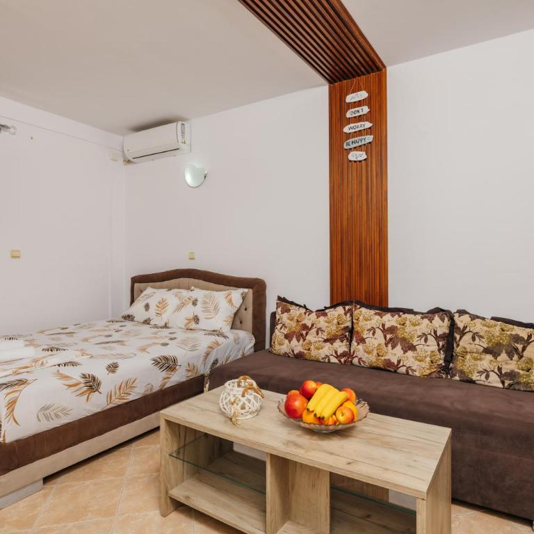 Mir & More - One-Bedroom Apartment - 12