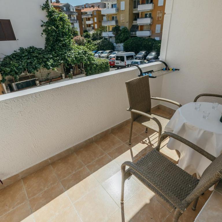 Mir & More - One-Bedroom Apartment - 14