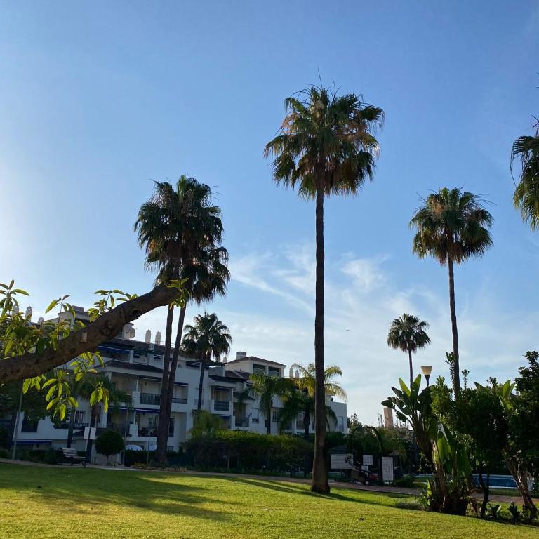 Lorcrimar III Apartment with Sea Views, Pool, Paddle Courts and Parking - Two-Bedroom Apartment - 20