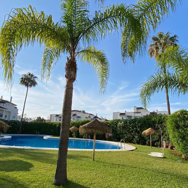 Lorcrimar III Apartment with Sea Views, Pool, Paddle Courts and Parking - Two-Bedroom Apartment - 21
