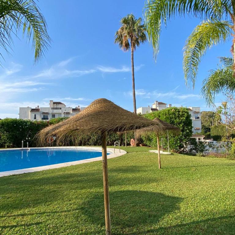 Lorcrimar III Apartment with Sea Views, Pool, Paddle Courts and Parking - Two-Bedroom Apartment - 23