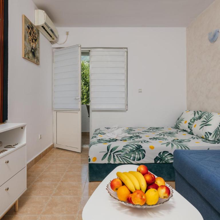 Mir & More - One-Bedroom Apartment - 13