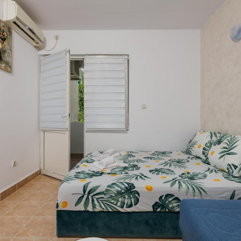 Mir & More - One-Bedroom Apartment - 12