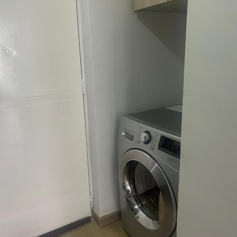 Excelente ubicación cerca al aeropuerto El Dorado sobre la Calle 26 - Apartamento de 1 dormitorio - 9