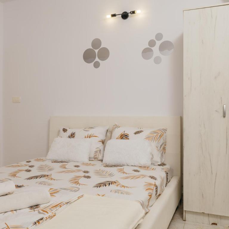 Mir & More - One-Bedroom Apartment - 10