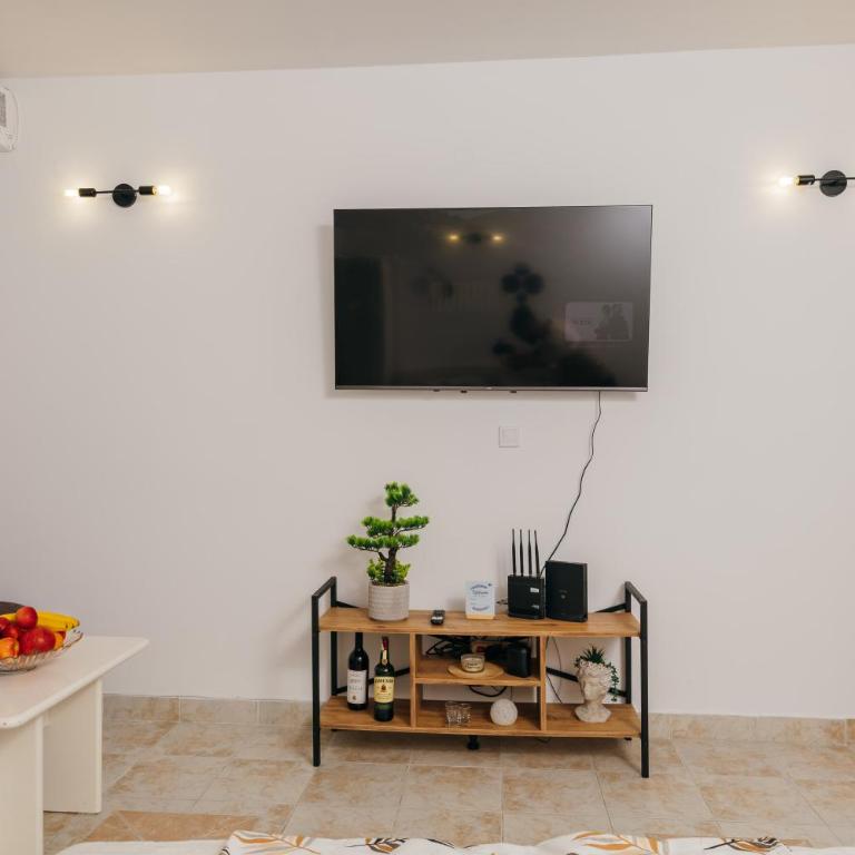 Mir & More - One-Bedroom Apartment - 13