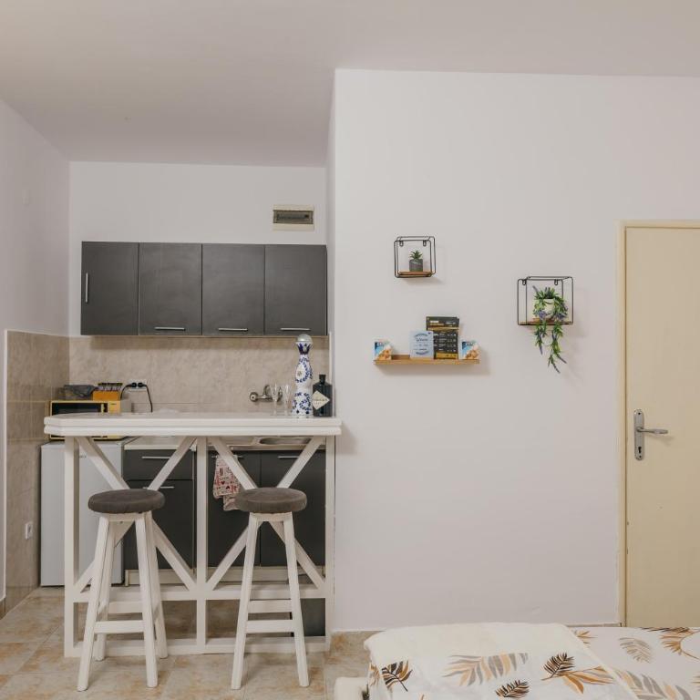 Mir & More - One-Bedroom Apartment - 15
