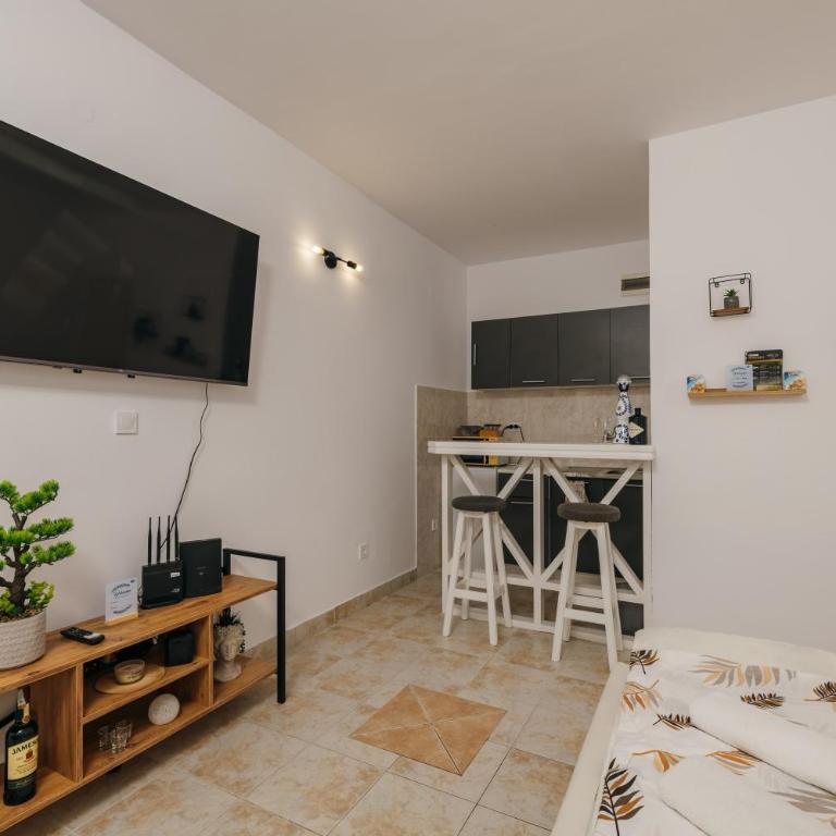 Mir & More - One-Bedroom Apartment - 25