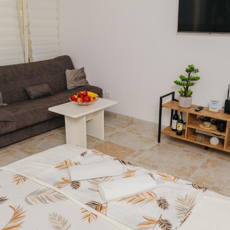Mir & More - One-Bedroom Apartment - 36