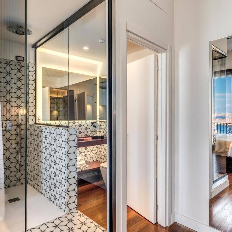 Sette Stelle Suites - Camera Queen con Vista Mare - 2