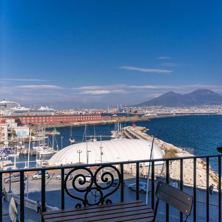 Sette Stelle Suites - Camera Matrimoniale Deluxe con Balcone e Vista Mare - 11