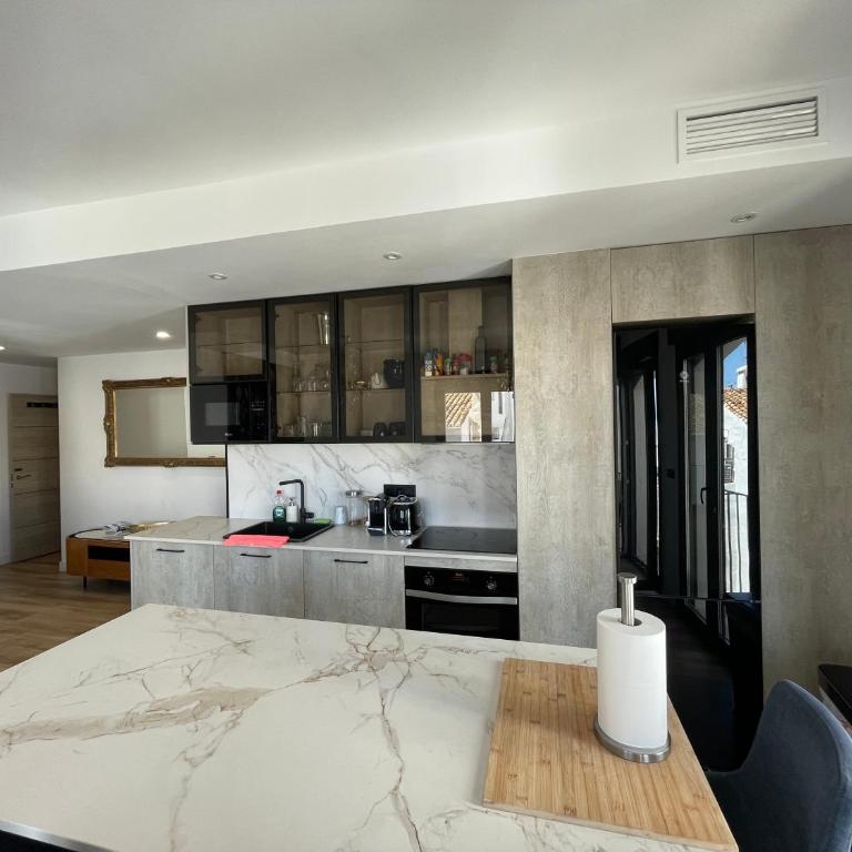 Apartamento en Puerto Banus con vista al puerto - Apartamento de 3 dormitorios - 17