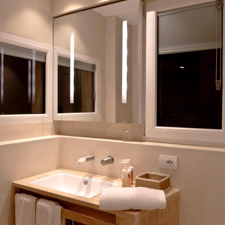 Limen Matera Guesthouse - Deluxe Double Room with Bath - 24