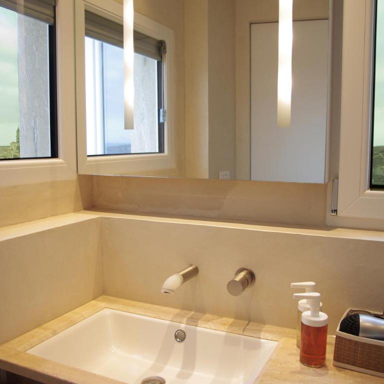 Limen Matera Guesthouse - Deluxe Double Room with Bath - 19