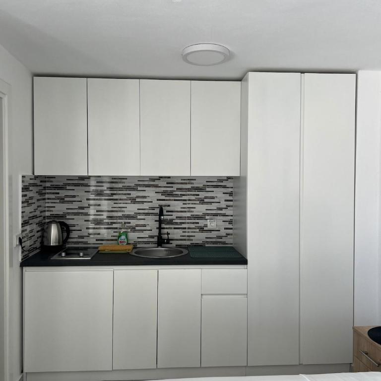 Studio Apartments near the Beach - Ulcinj, Montenegro - Apartment mit 1 Schlafzimmer - 12