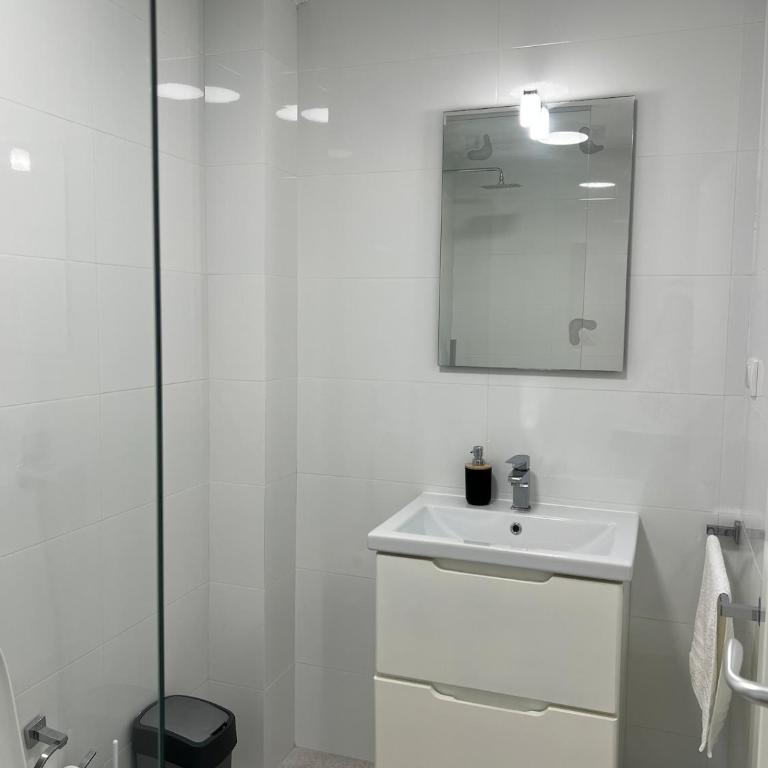 Studio Apartments near the Beach - Ulcinj, Montenegro - Apartment mit 1 Schlafzimmer, Meerblick und Balkon - 7