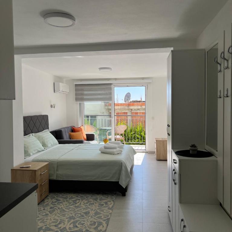 Studio Apartments near the Beach - Ulcinj, Montenegro - Apartment mit 1 Schlafzimmer, Meerblick und Balkon - 9