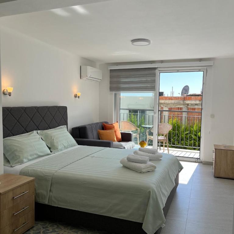 Studio Apartments near the Beach - Ulcinj, Montenegro - Apartment mit 1 Schlafzimmer, Meerblick und Balkon - 10