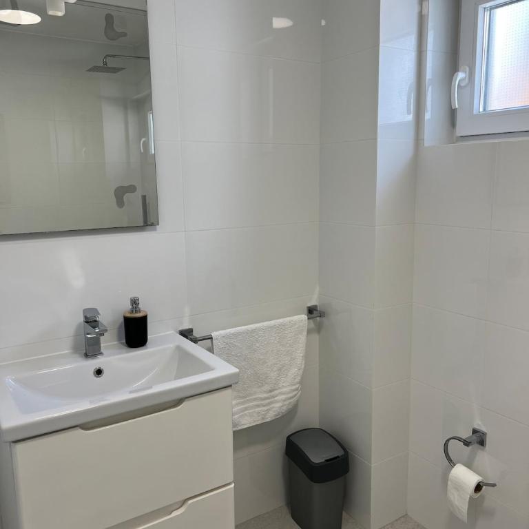 Studio Apartments near the Beach - Ulcinj, Montenegro - Apartment mit 1 Schlafzimmer und Balkon - 9