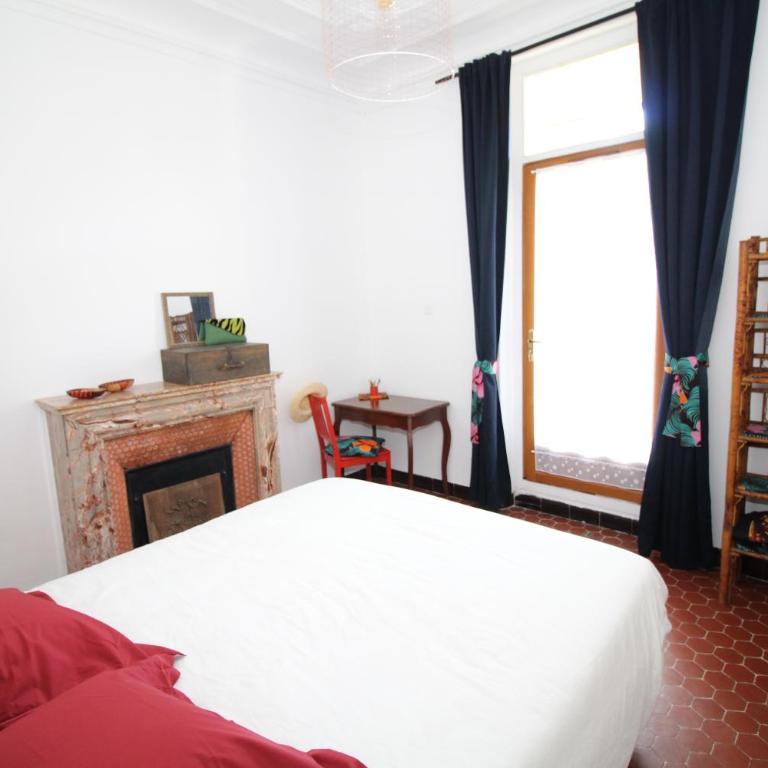 QG Marseille - Chambre Double avec Salle de Bains Privative - 17