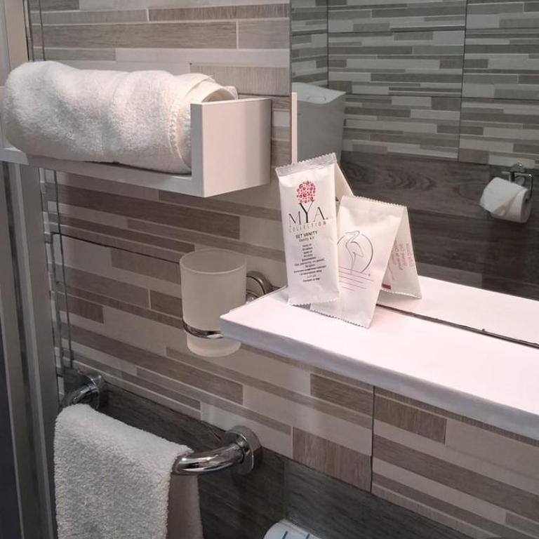 B&B VIVA NAPOLI - Camera Familiare con Bagno Privato - 2