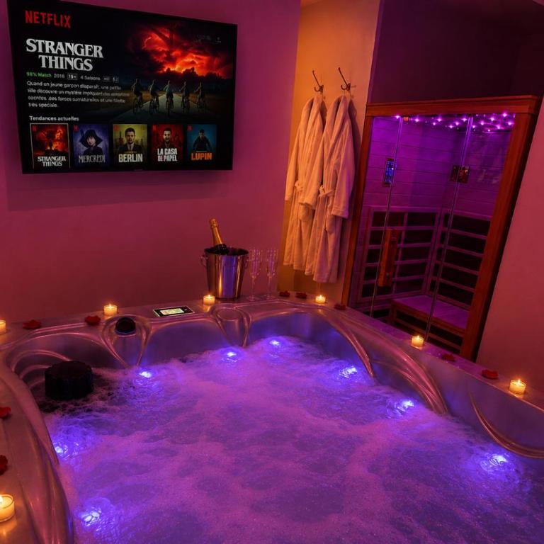Eaux Spa - Chambre Lit Queen-Size avec Baignoire Spa - 1