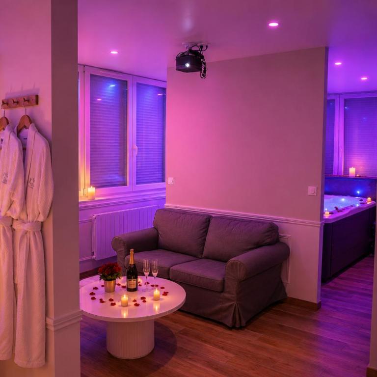 Eaux Spa - Chambre Lit Queen-Size avec Baignoire Spa - 2