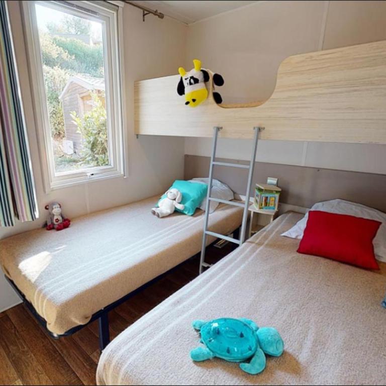 Camping les Lauriers Roses - Mobil home Provence - 4 pers - 2ch – 28m2 - Climatisation /TV - 26m2 - 7