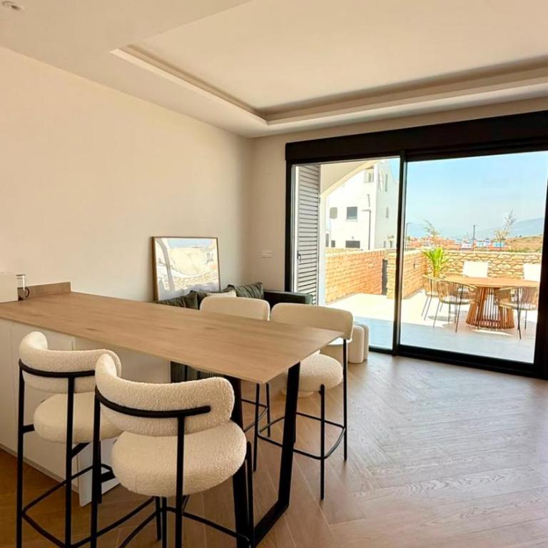 Casa Maui - Two-Bedroom Deluxe Apartment with Ocean View - 60