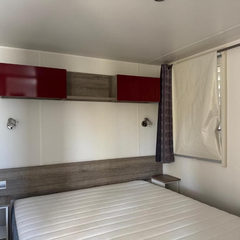 Camping les Lauriers Roses - Mobil home Ramatuelle - 6 pers - 2ch - 34 m²- Vue Mer et Jacuzzi privatif - Climatisation/TV - 6
