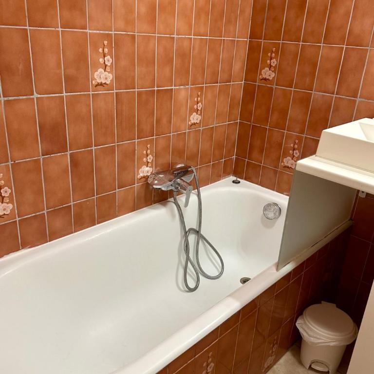 Charmant studio au Vieil Antibes - Plages à pied - Apartment mit 1 Schlafzimmer - 4