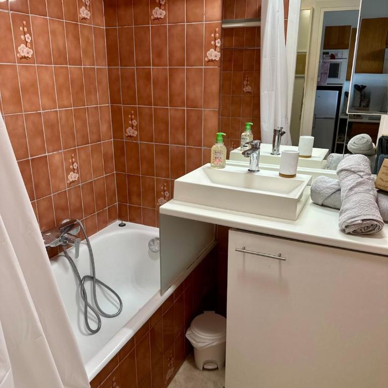 Charmant studio au Vieil Antibes - Plages à pied - Apartment mit 1 Schlafzimmer - 6