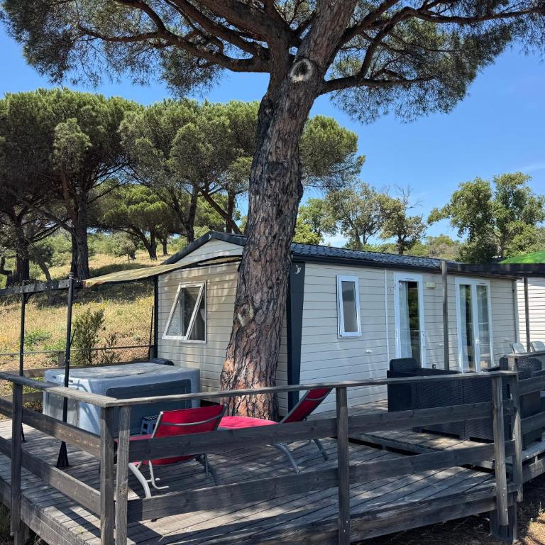 Camping les Lauriers Roses - Mobil home Esterel - 6 pers - 2ch - 29m² - Vue Mer et Jacuzzi privatif - Climatisation /TV - 4