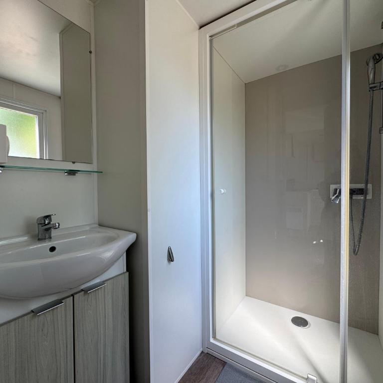 Camping les Lauriers Roses - Mobil home Opio – 4pers 2 ch - 24m² - Climatisation - 1