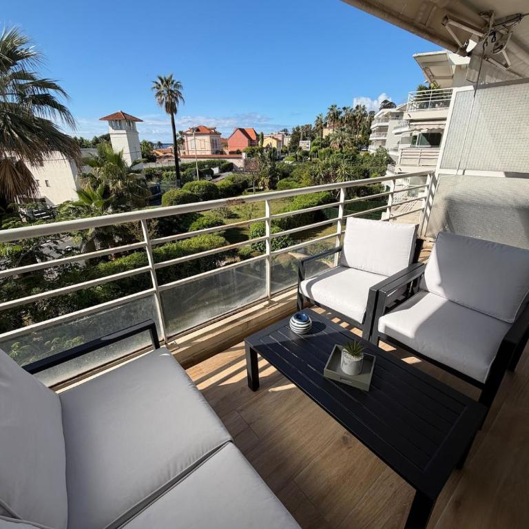 Studio 5 min à pied de la plage, Parking et climatisation - Golfe Juan - Appartement 1 Chambre - 10