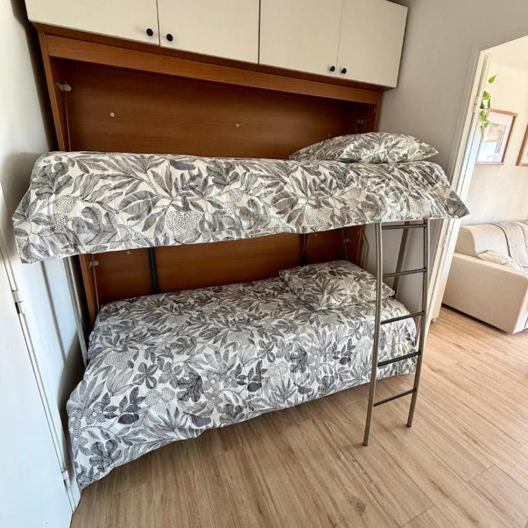 Studio 5 min à pied de la plage, Parking et climatisation - Golfe Juan - Appartement 1 Chambre - 15